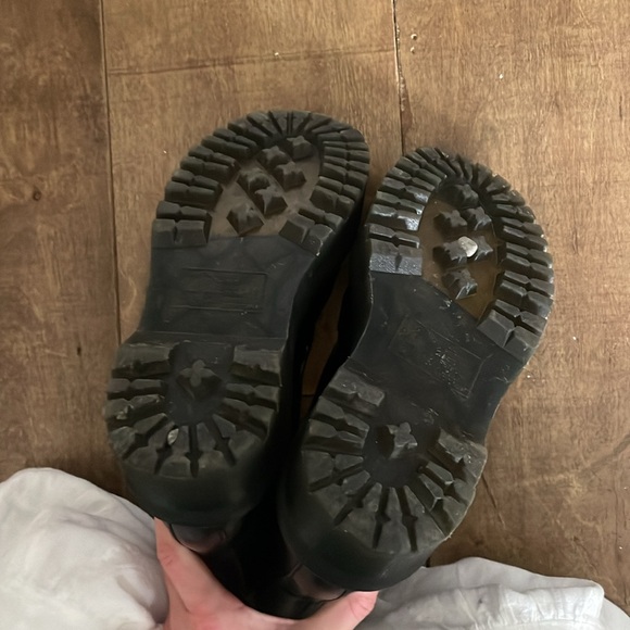 Like new Dr. Martens Platform Chelsea Boots - Picture 5 of 8